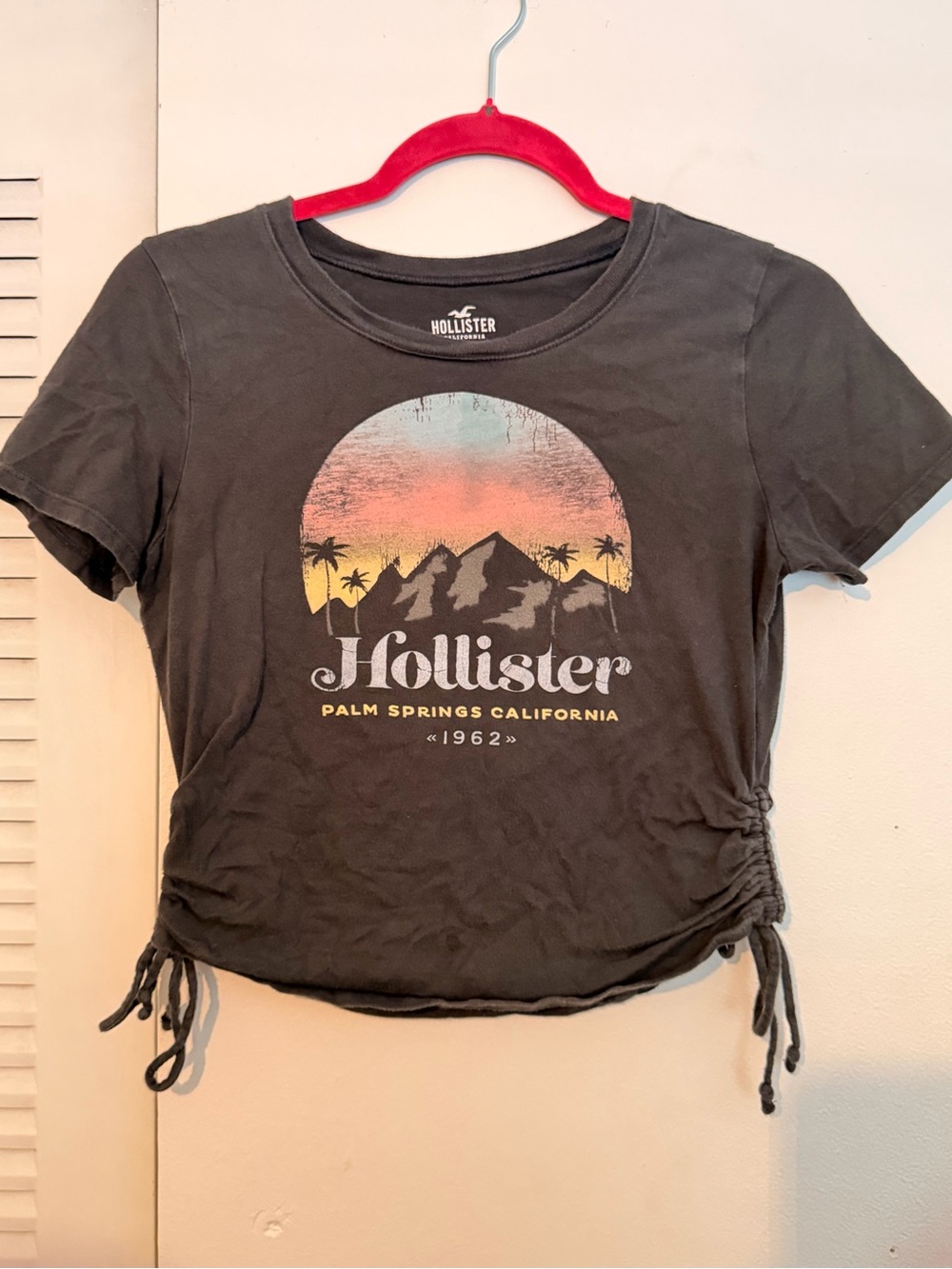 Hollister Black Short-Sleeve Graphic Baby Tee with Sunset Print Size Small